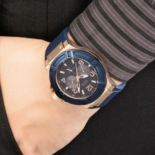 Guess W0247G3