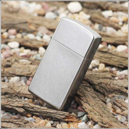 1607 Зажигалка ZIPPO Slim, латунь/сталь с покрытием Street Chrome, серебристый