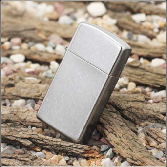 1607 Зажигалка ZIPPO Slim, латунь/сталь с покрытием Street Chrome, серебристый