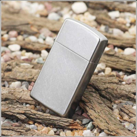 1607 Зажигалка ZIPPO Slim, латунь/сталь с покрытием Street Chrome, серебристый