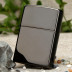 24756 EbonyЗажигалка ZIPPO Classic, латунь/сталь с покрытием Ebony™, черный