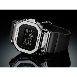 Casio GM-5600-1